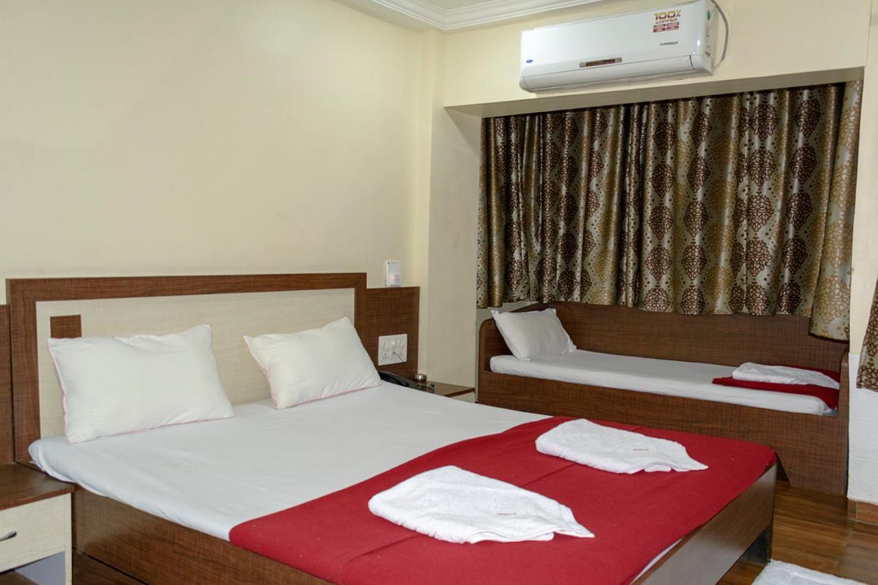 Hotel Mukesh Residency Пуна Экстерьер фото