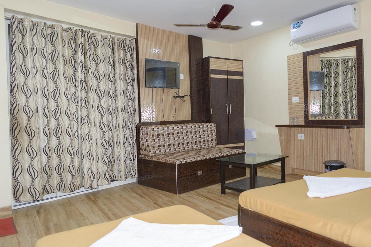 Hotel Mukesh Residency Пуна Экстерьер фото