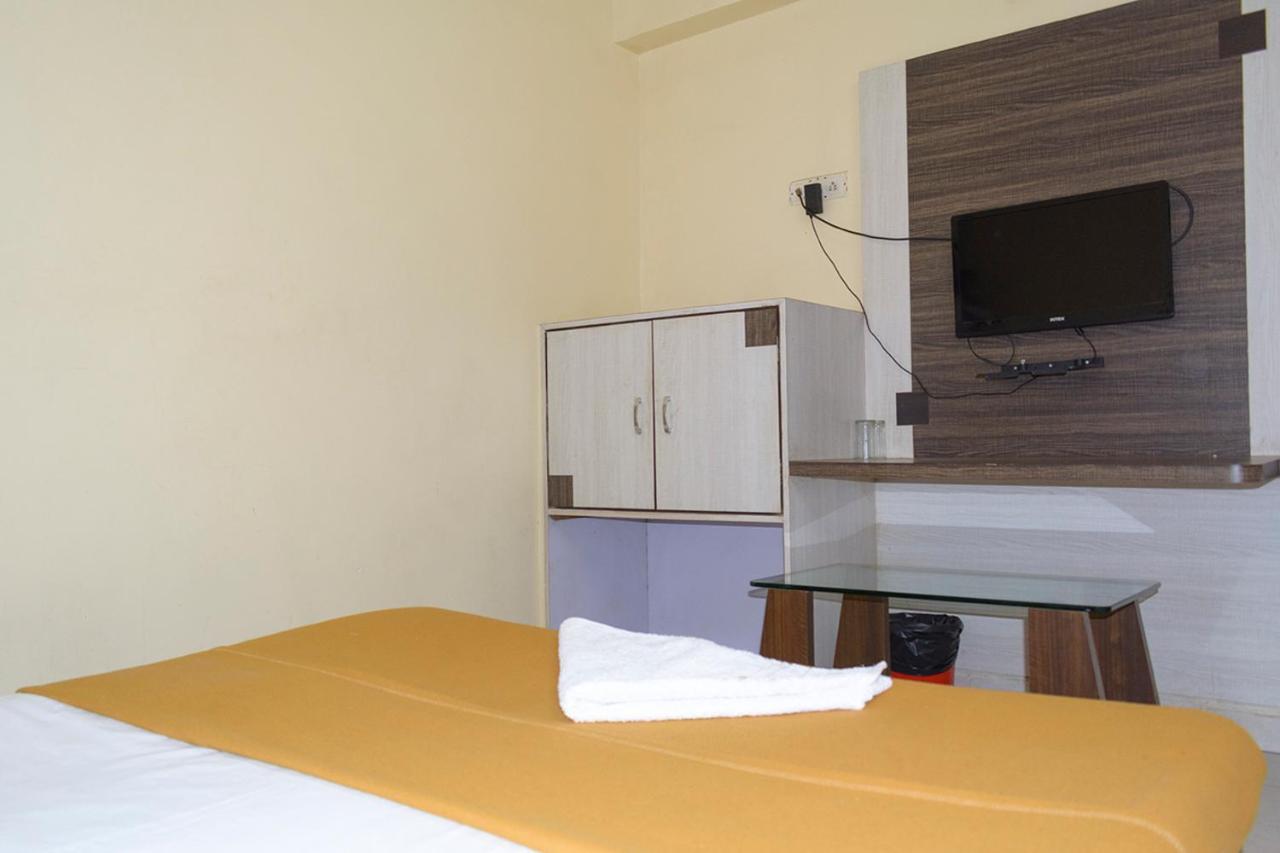 Hotel Mukesh Residency Пуна Экстерьер фото