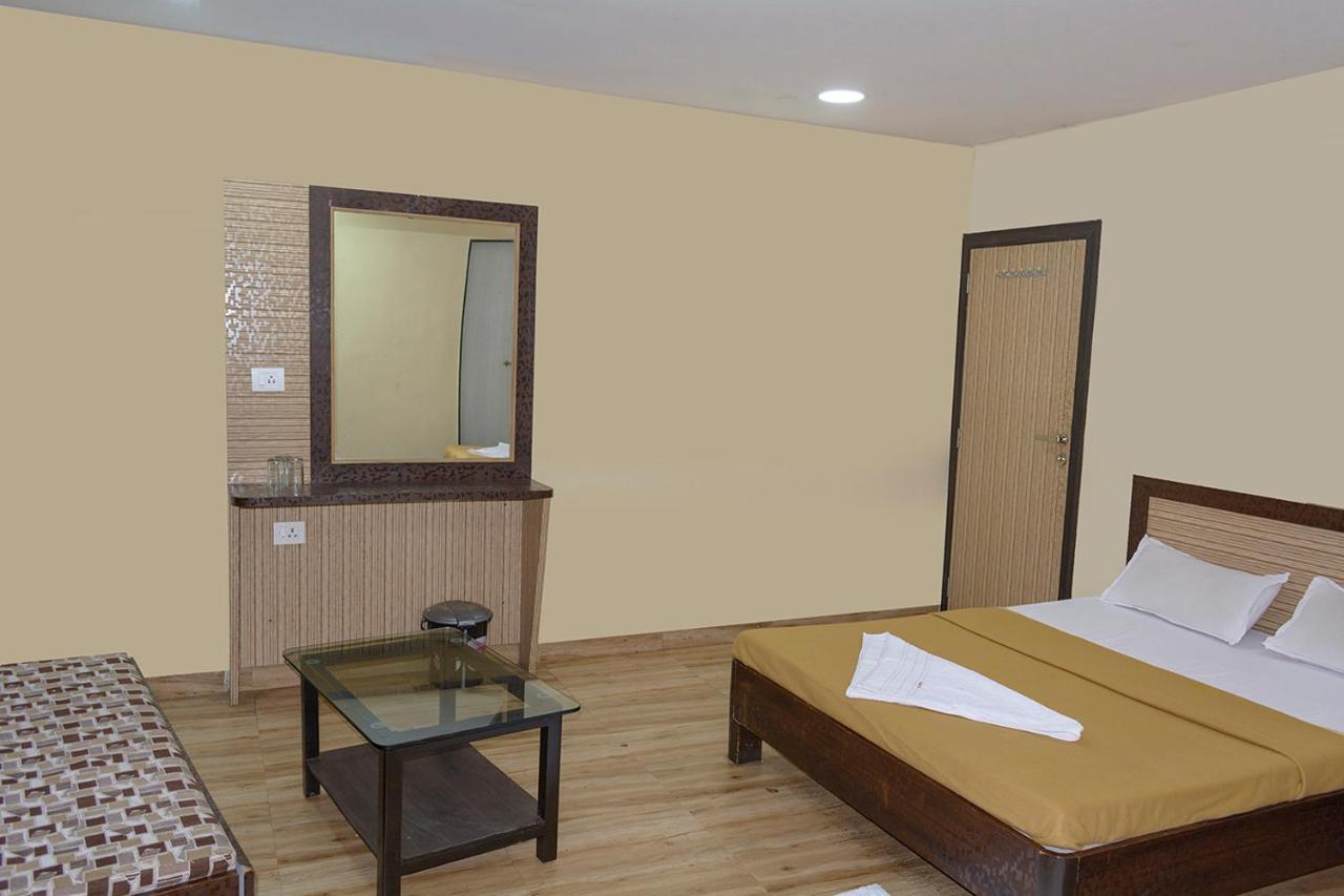 Hotel Mukesh Residency Пуна Экстерьер фото