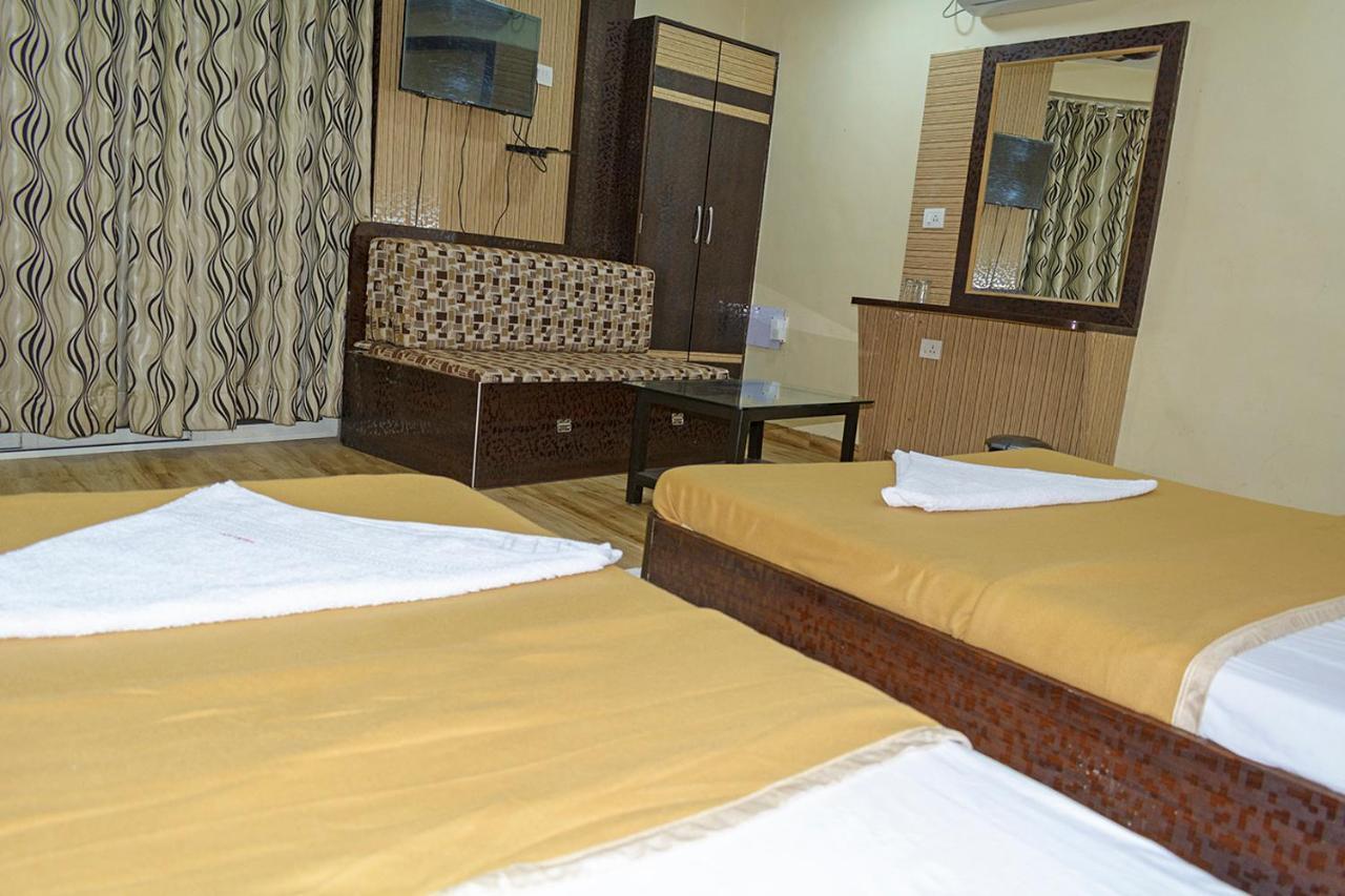 Hotel Mukesh Residency Пуна Экстерьер фото