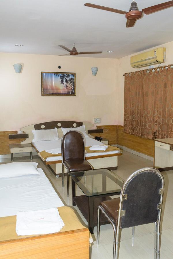 Hotel Mukesh Residency Пуна Экстерьер фото