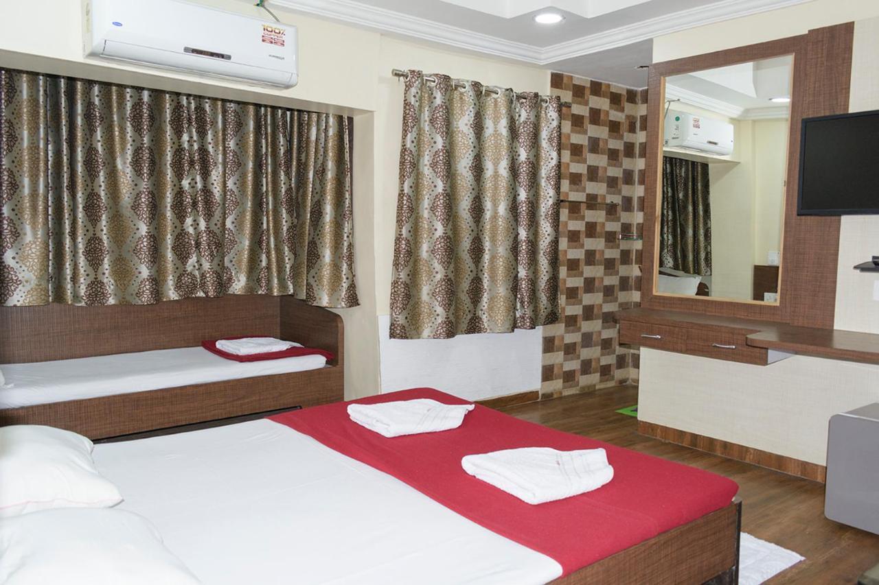 Hotel Mukesh Residency Пуна Экстерьер фото