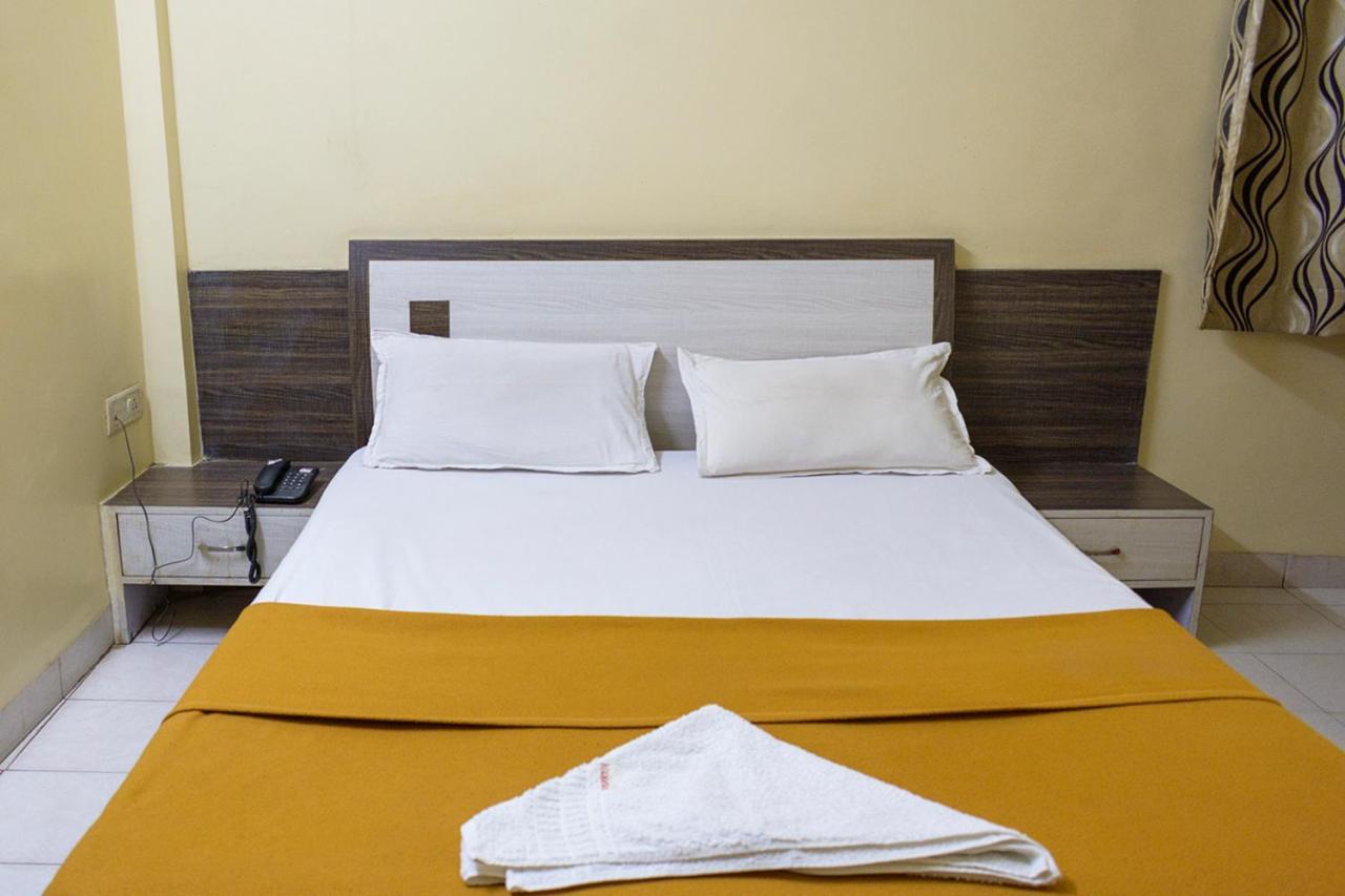 Hotel Mukesh Residency Пуна Экстерьер фото