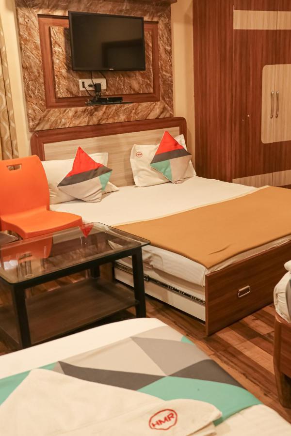 Hotel Mukesh Residency Пуна Экстерьер фото
