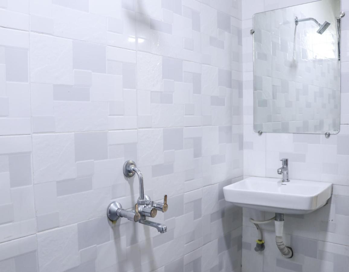 Hotel Mukesh Residency Пуна Экстерьер фото